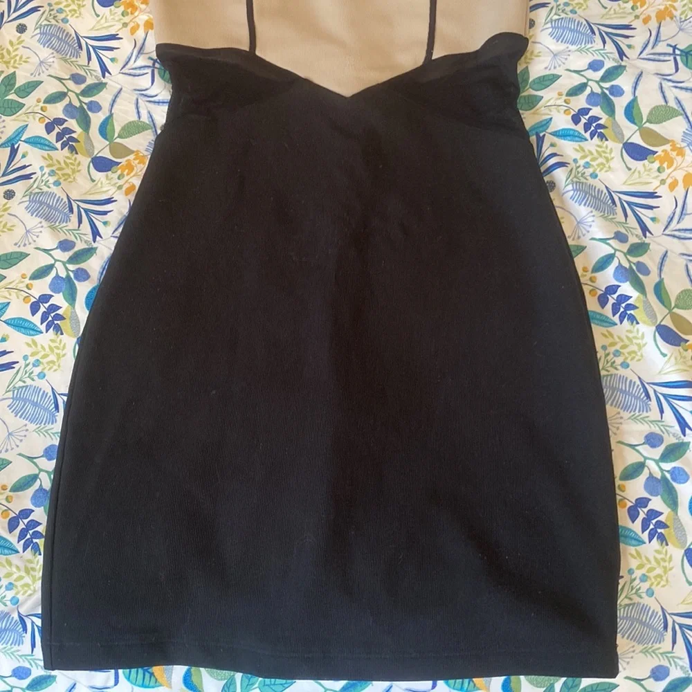 PHANUEL NUDE AND BLACK STRAPLESS BODYCON DRESS - Picture 2 of 5